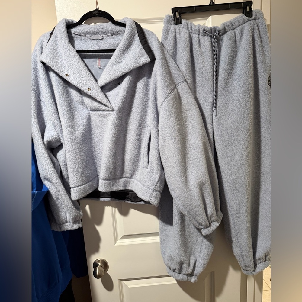 FP Movement  Light blue Sherpa Pullover Set 🔥 Size M Read Description